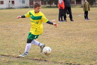 半岛体育 -科维托娃连续三场比赛得分超神，阿森纳突破重围上演精彩对决